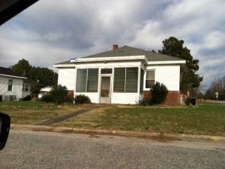 Foreclosed Home - 307 E 4TH ST, 27843