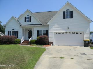 Foreclosed Home - 815 GLEN ABBEY DR, 27858