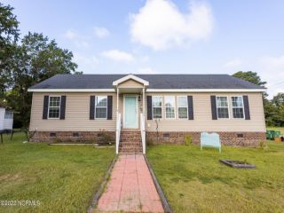Foreclosed Home - 302 SCHOOL ST, 27864