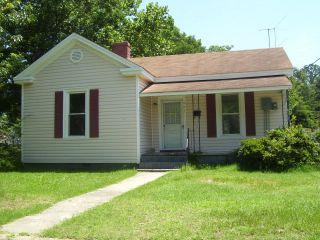 Foreclosed Home - 307 WALKER ST, 27886