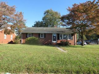 Foreclosed Home - 215 Craven Street, 27886