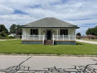 Foreclosed Home - 200 WALKER ST, 27886