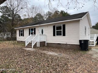 Foreclosed Home - 212 SUGGS ST, 27886