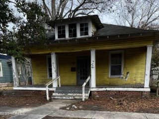 Foreclosed Home - 905 SAINT DAVID ST, 27886