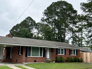 Foreclosed Home - 200 E 14TH ST, 27889