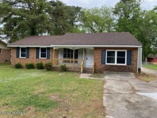 Foreclosed Home - 306 W 16TH ST, 27889