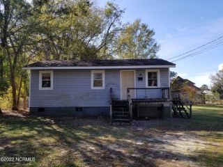Foreclosed Home - 305 S PEARL ST, 27892