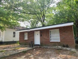 Foreclosed Home - 1303 DOWNING ST SW, 27893