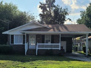 Foreclosed Home - 714 PENDER ST S, 27893