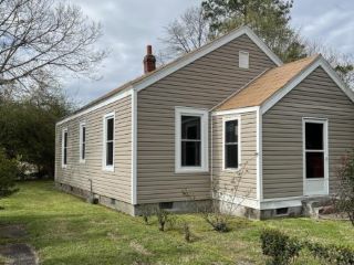 Foreclosed Home - 1003 BUTLERS LN, 27909