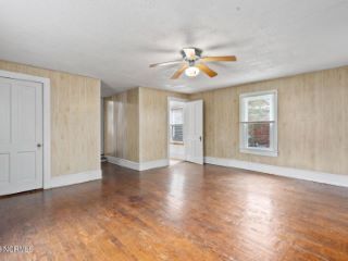 Foreclosed Home - 814 N ROAD ST, 27909