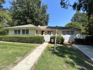 Foreclosed Home - 906 MEMORIAL DR W, 27910