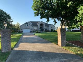 Foreclosed Home - 127 NAUTICAL LN, 27929