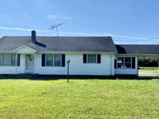 Foreclosed Home - 114 WHITE OAK RD, 27935