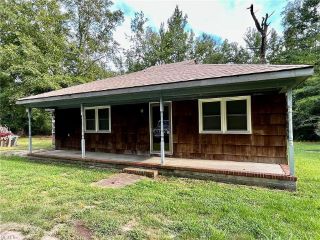 Foreclosed Home - 1 BEECH NUT DR, 27935
