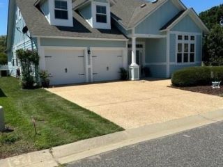 Foreclosed Home - 105 YACHT CLUB LN, 27939