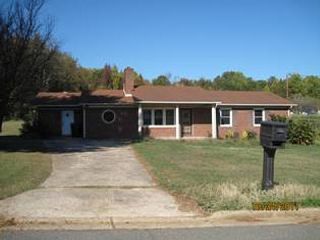 Foreclosed Home - 410 W GASTON AVE, 28016
