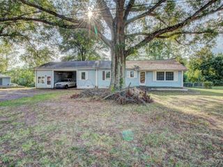 Foreclosed Home - 875 MARYS GROVE RD, 28021