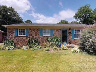 Foreclosed Home - 303 S RIDGE ST, 28034