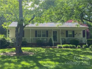 Foreclosed Home - 313 S MAPLE ST, 28034