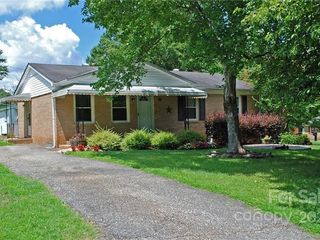 Foreclosed Home - 1001 WOODDALE CT, 28034