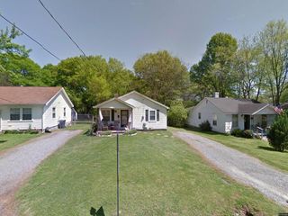 Foreclosed Home - 302 N COLLEGE ST, 28034