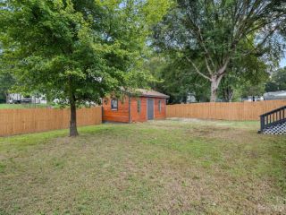 Foreclosed Home - 305 S HOLLAND ST, 28034
