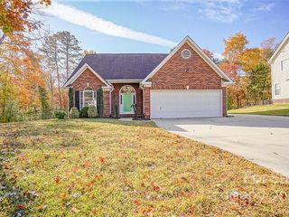 Foreclosed Home - 7134 HUNTERS BLUFF DR, 28037