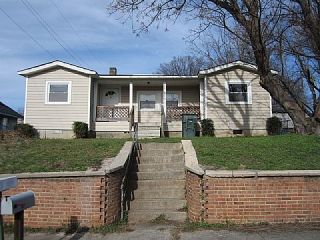Foreclosed Home - 1104 W 5TH AVE, 28052