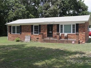 Foreclosed Home - 400 CLAUDETTE DR, 28052