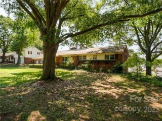 Foreclosed Home - 1436 WESTBROOK CIR, 28052