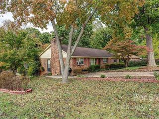 Foreclosed Home - 1925 SILVER CREEK DR, 28052