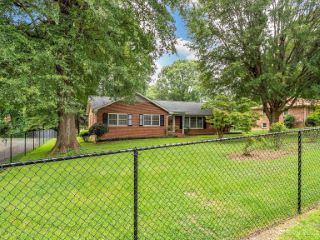 Foreclosed Home - 1927 BERKSHIRE DR, 28052