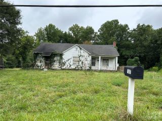 Foreclosed Home - 1507 W DAVIDSON AVE, 28052