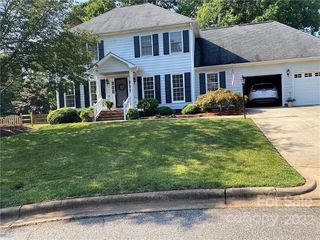 Foreclosed Home - 1301 HUNTERS CROSSING LN, 28054