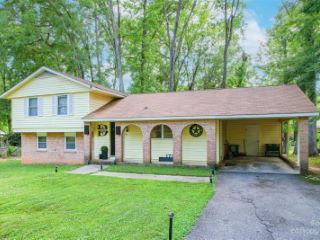 Foreclosed Home - 1733 ASTER LN, 28054