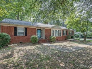 Foreclosed Home - 506 HAWTHORNE LN, 28054