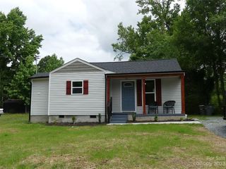 Foreclosed Home - 911 CIRCLE ST, 28081