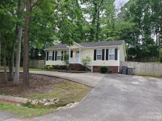 Foreclosed Home - 1212 CLIFTON ST, 28081