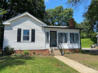 Foreclosed Home - 504 FOREST AVE, 28081