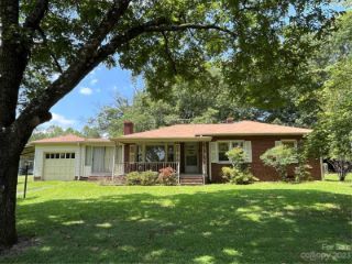 Foreclosed Home - 1818 PENNSYLVANIA AVE, 28083