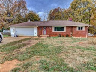 Foreclosed Home - 1709 MARTIN RD, 28086