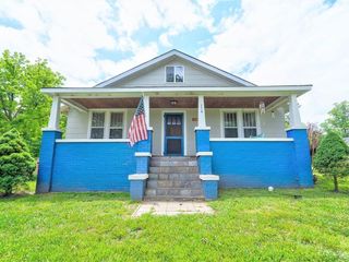 Foreclosed Home - 114 WALLACE ST, 28090