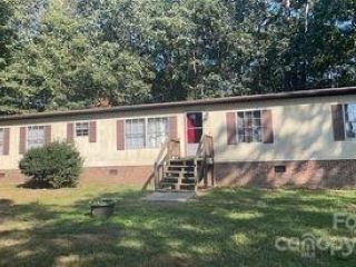 Foreclosed Home - 124 PETE MAUNEY RD, 28090