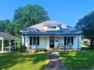 Foreclosed Home - 402 MADISON ST, 28092