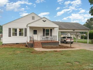 Foreclosed Home - 507 N MAIN ST, 28098