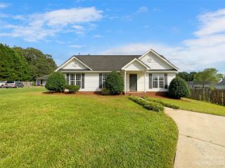 Foreclosed Home - 720 PESCA LN, 28104