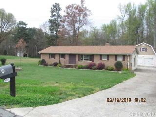 Foreclosed Home - 1924 KIMWAY DR, 28105