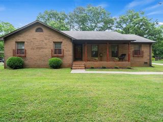 Foreclosed Home - 14208 SPRINGWATER DR, 28105