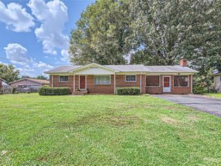 Foreclosed Home - 4205 DAVID DR, 28105
